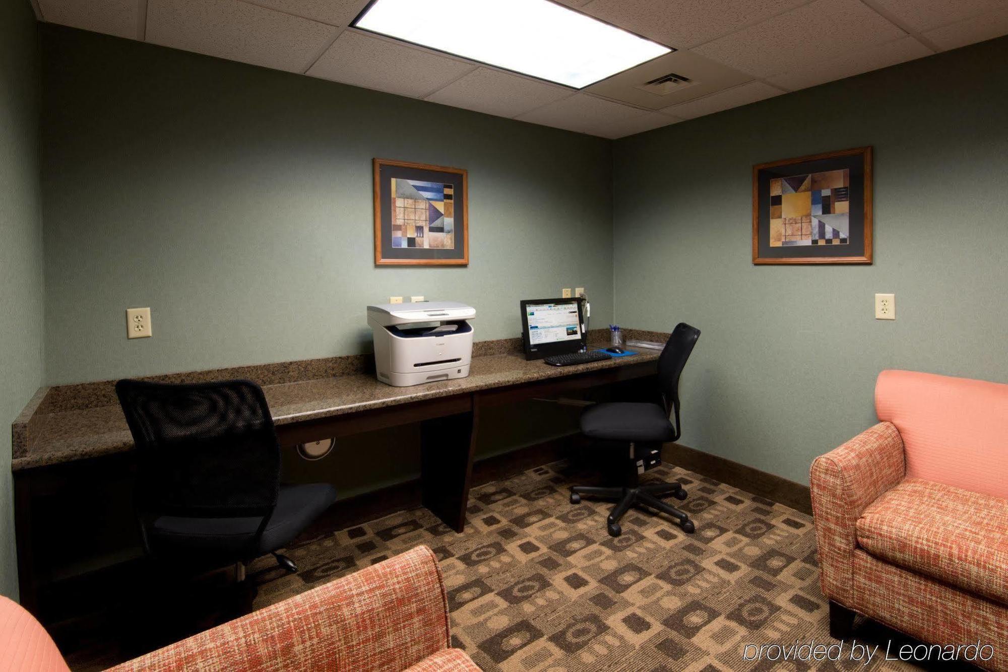 Express - Raleigh By Ihg Hotel 2*