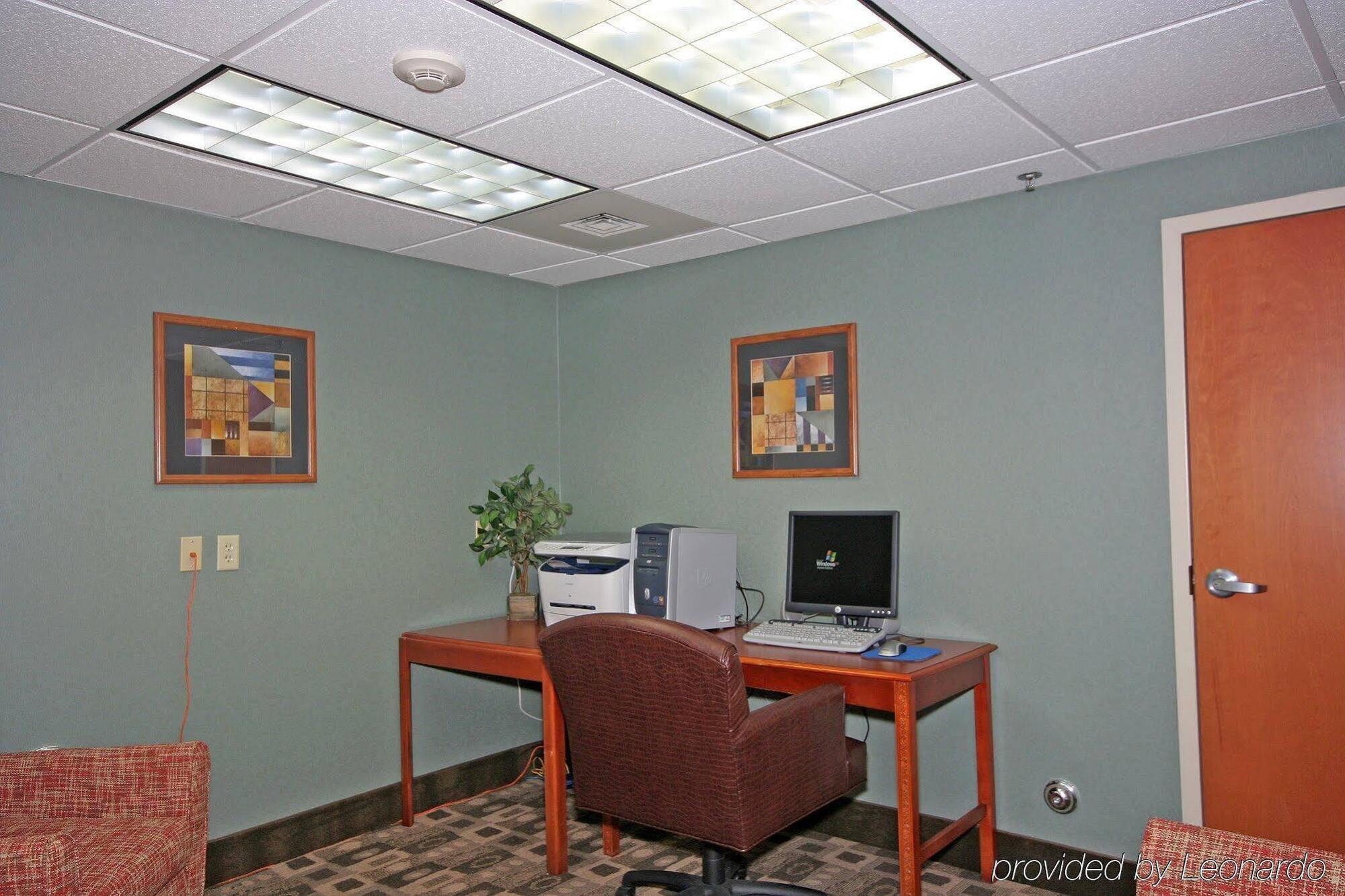 Hotel Express - Raleigh By Ihg Apex