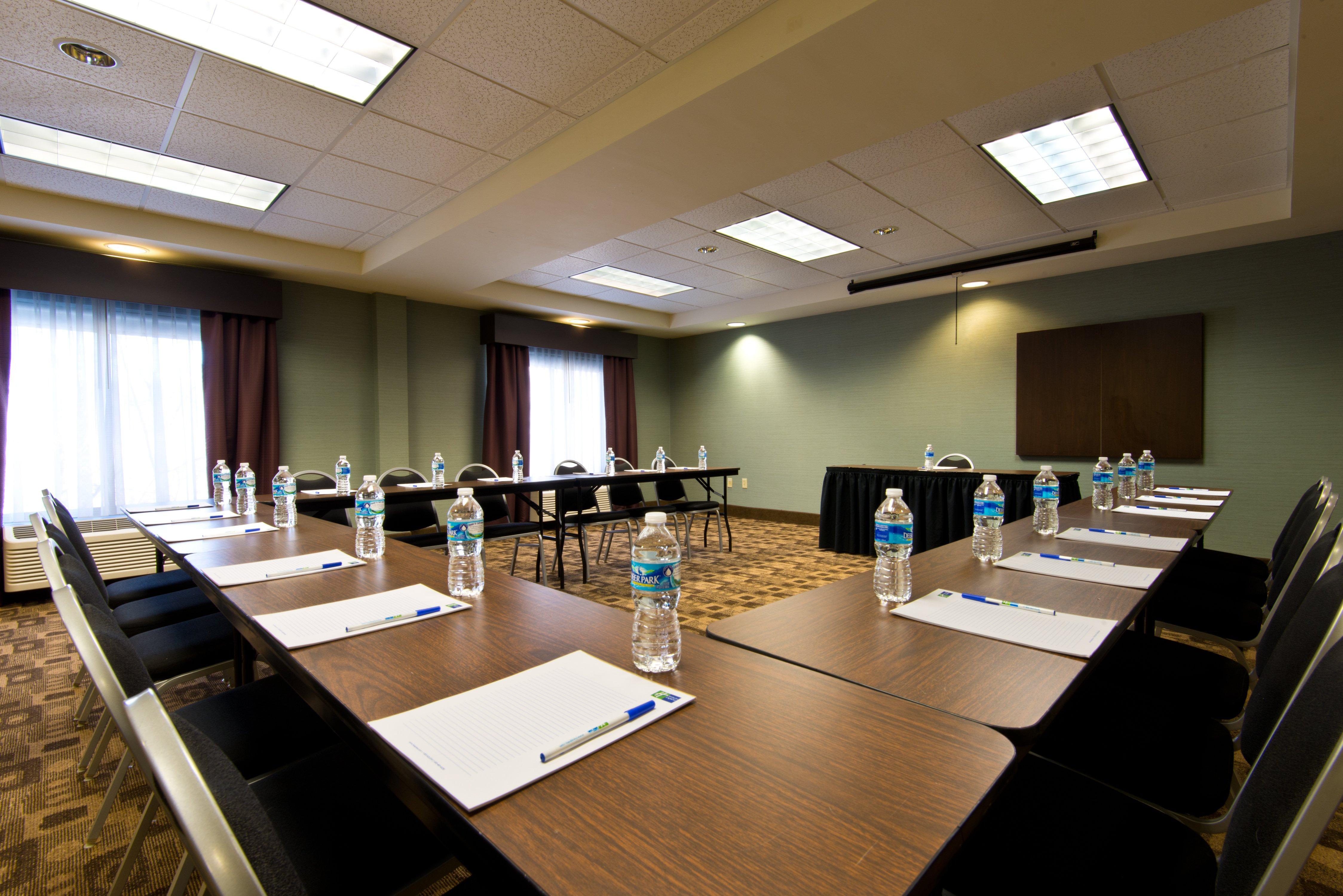 Hotel Express - Raleigh By Ihg Apex