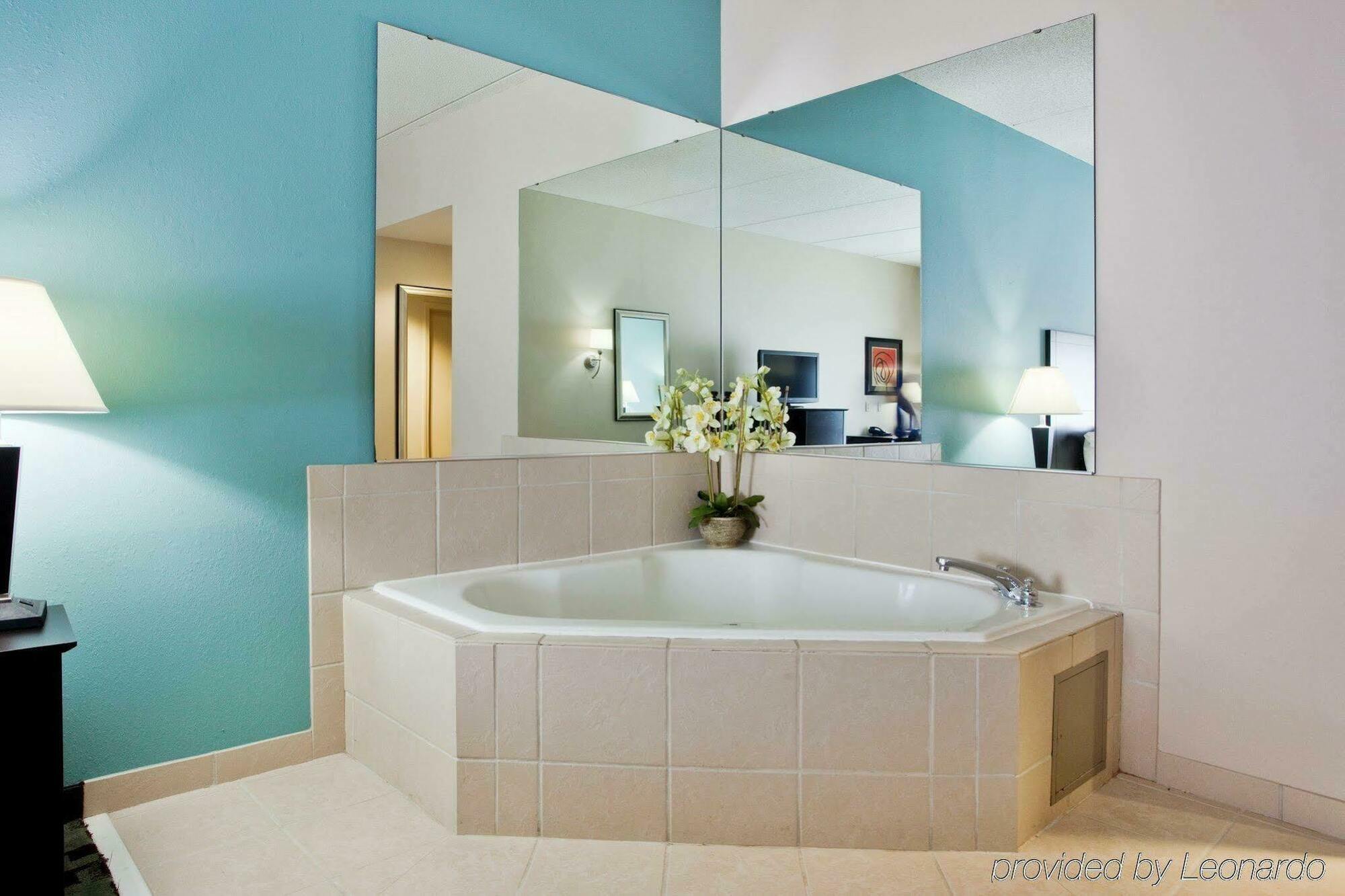 Hotel Express - Raleigh By Ihg Apex